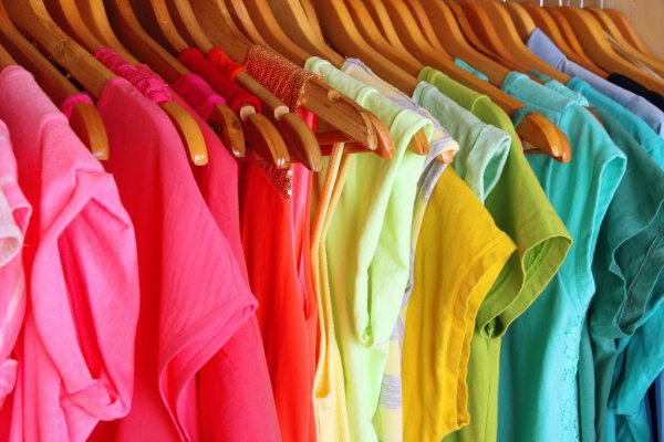 Rekomendasi Warna Warna Trendy dan Stylish Pakaian 2021 - Blog Belanja Pay  Later -Atome